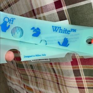 Meet your Posher, Designer